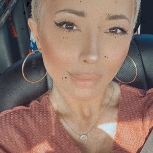 Meet your Posher, Rebekah